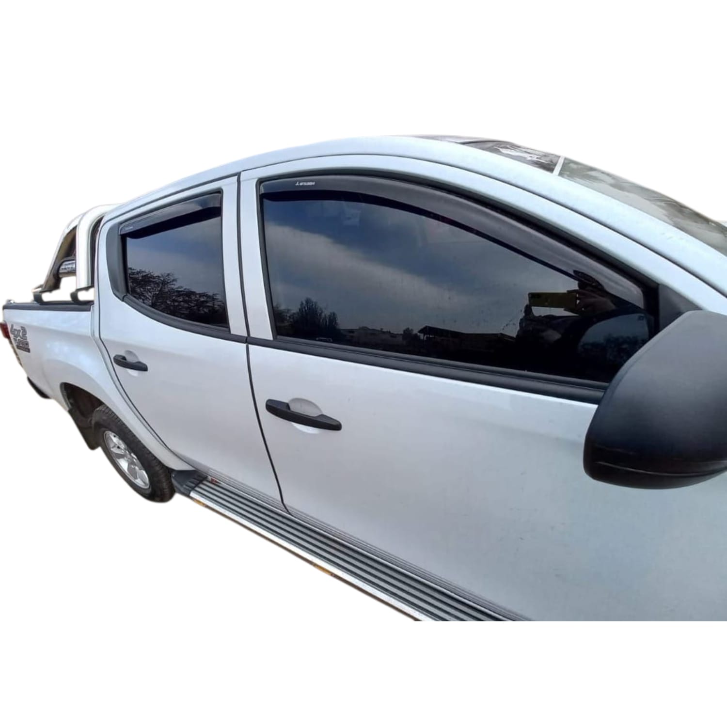 Set De Aletas Botaaguas Mitsubishi L200 2016 - 2024 - Imagen 3