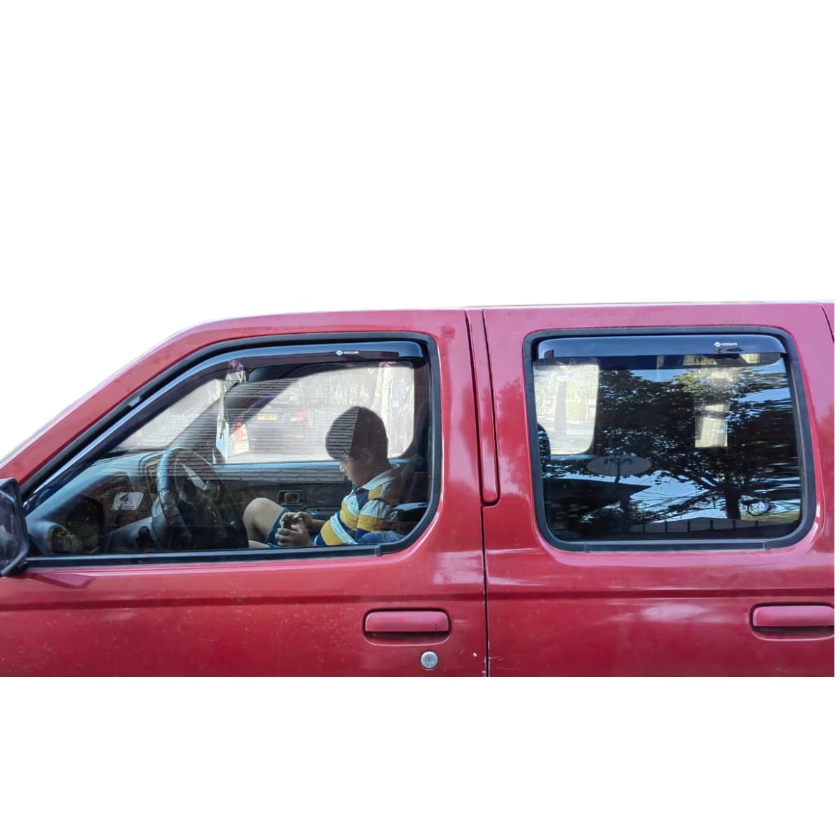 Set De Aletas Botaaguas Nissan D22 Terrano - Imagen 2