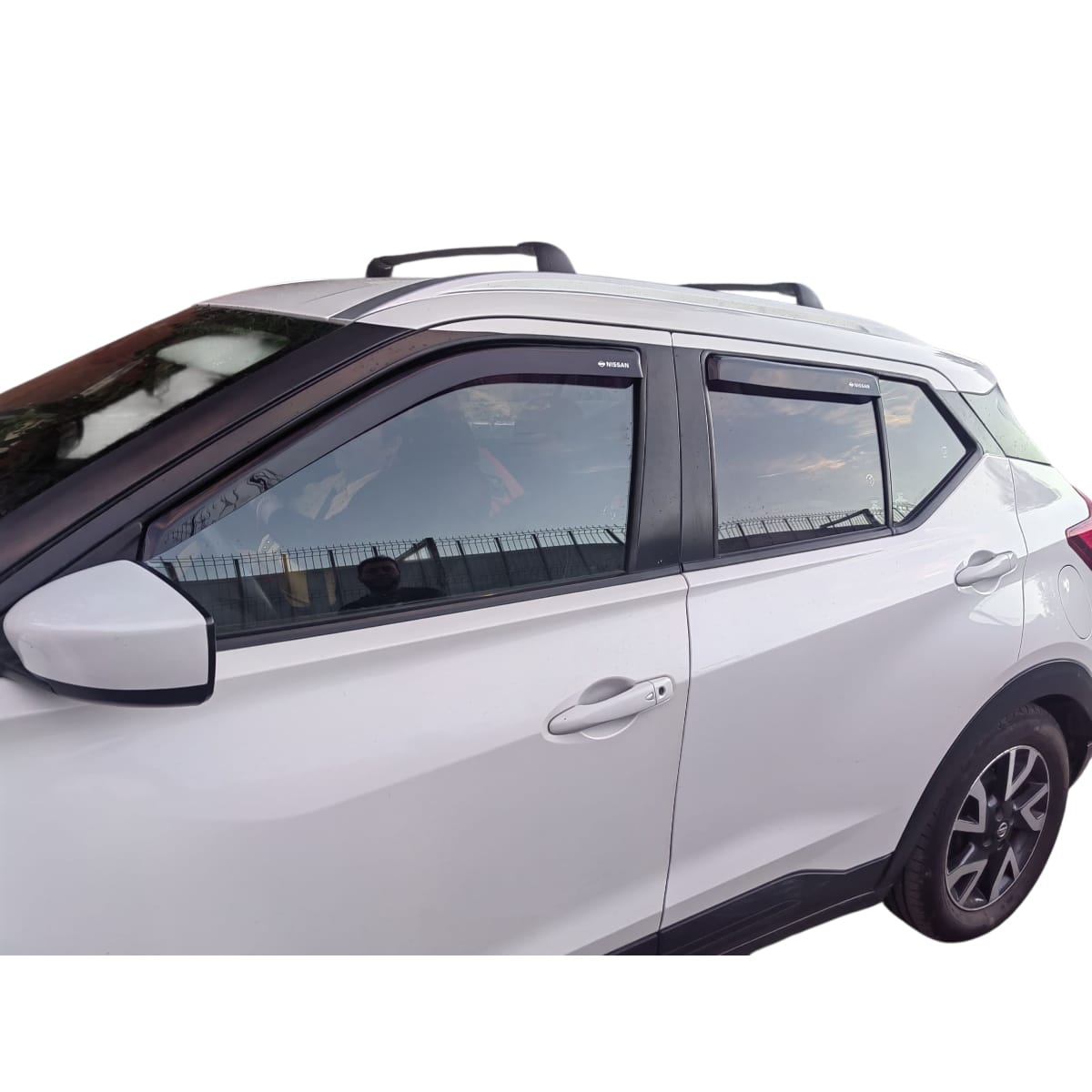 Set De Aletas Botaaguas Nissan Kicks - Imagen 4