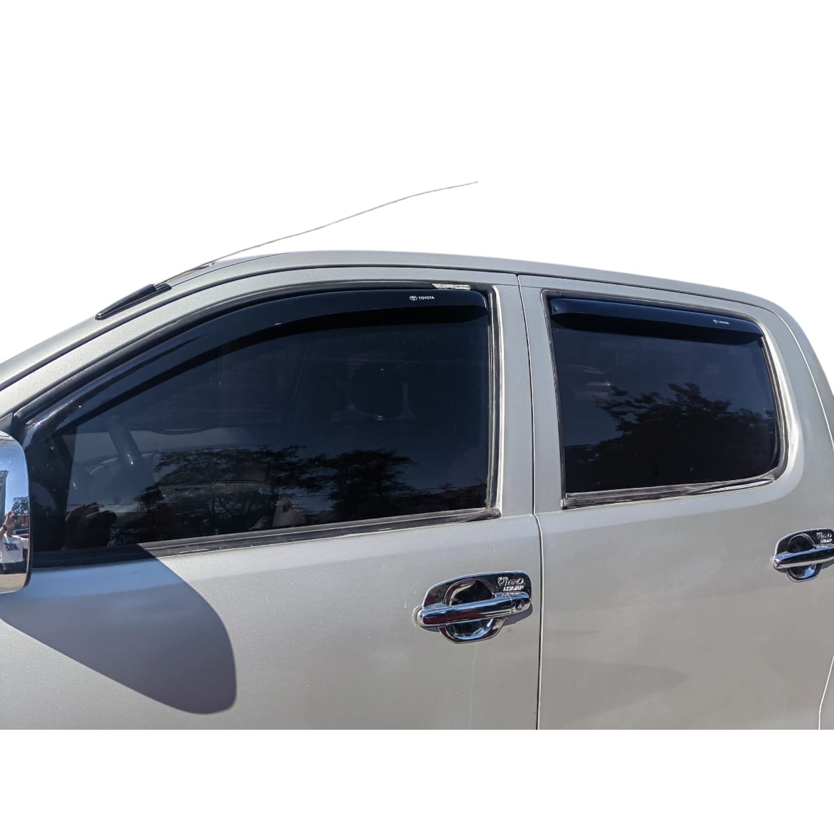 Set De Aletas Botaaguas Toyota Hilux 2006 - 2015 - Imagen 4