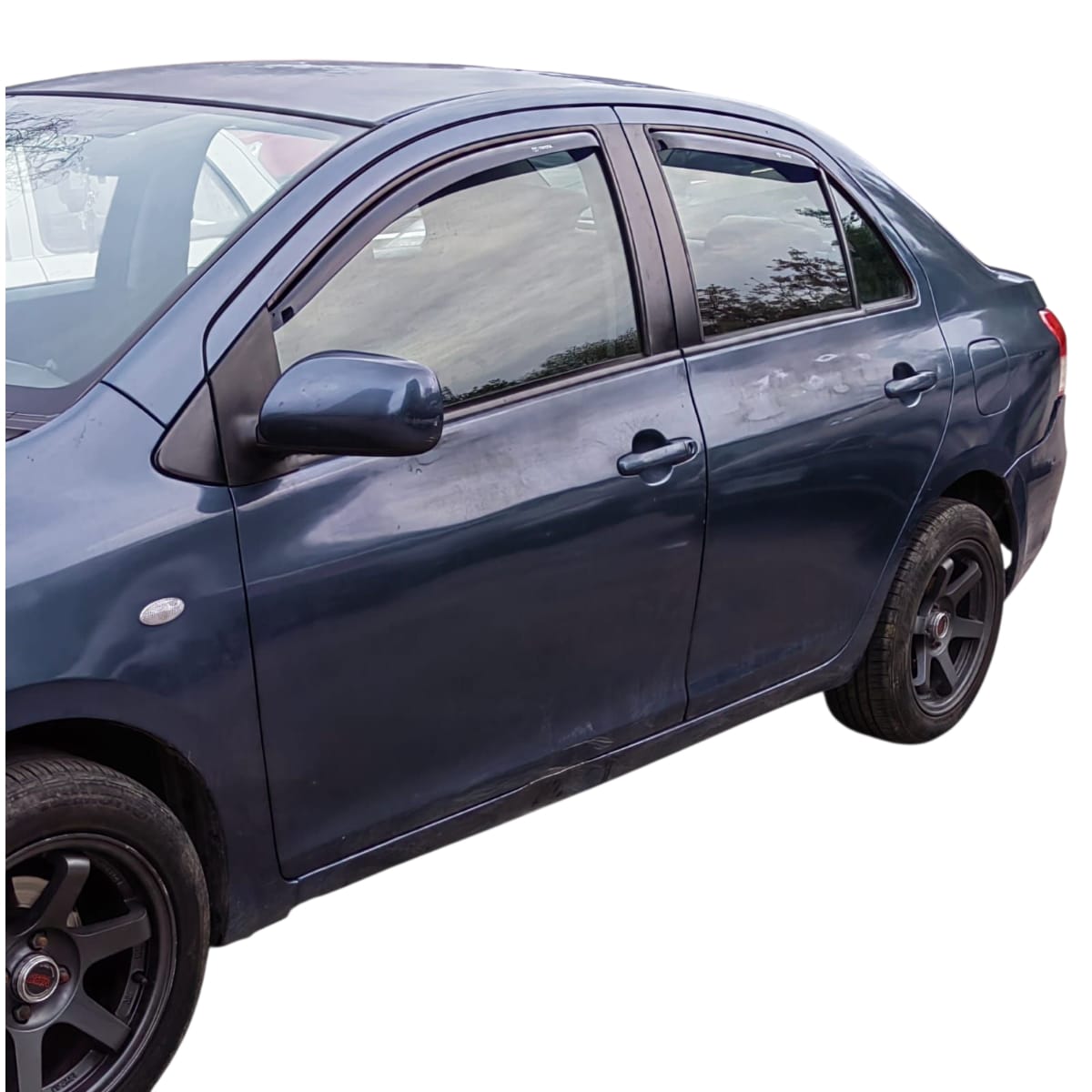 Set De Aletas Botaaguas Toyota Yaris 2007 - 2013 - Imagen 3