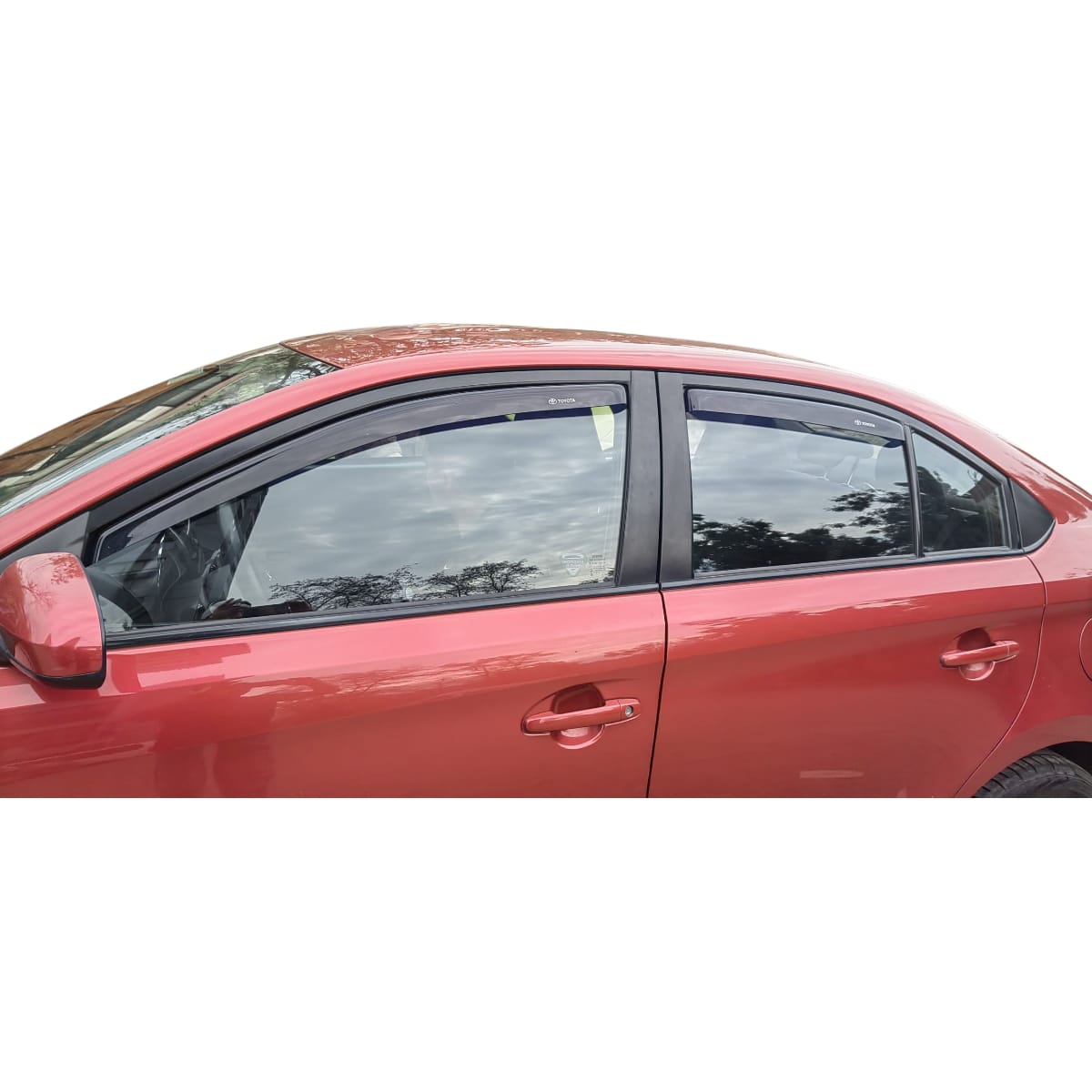 Set De Aletas Botaaguas Toyota Yaris 2014 - 2018