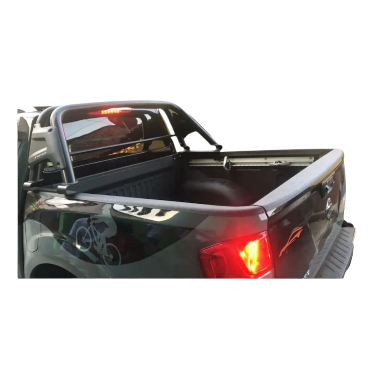 Set Borde Cubre Pick UP Nissan Navara 2021 - 2025 - Imagen 3